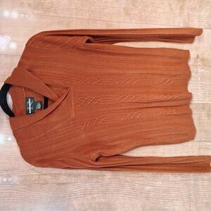 REQUIREMENTS SIZE SMALL RUST COLORED SWEATER
